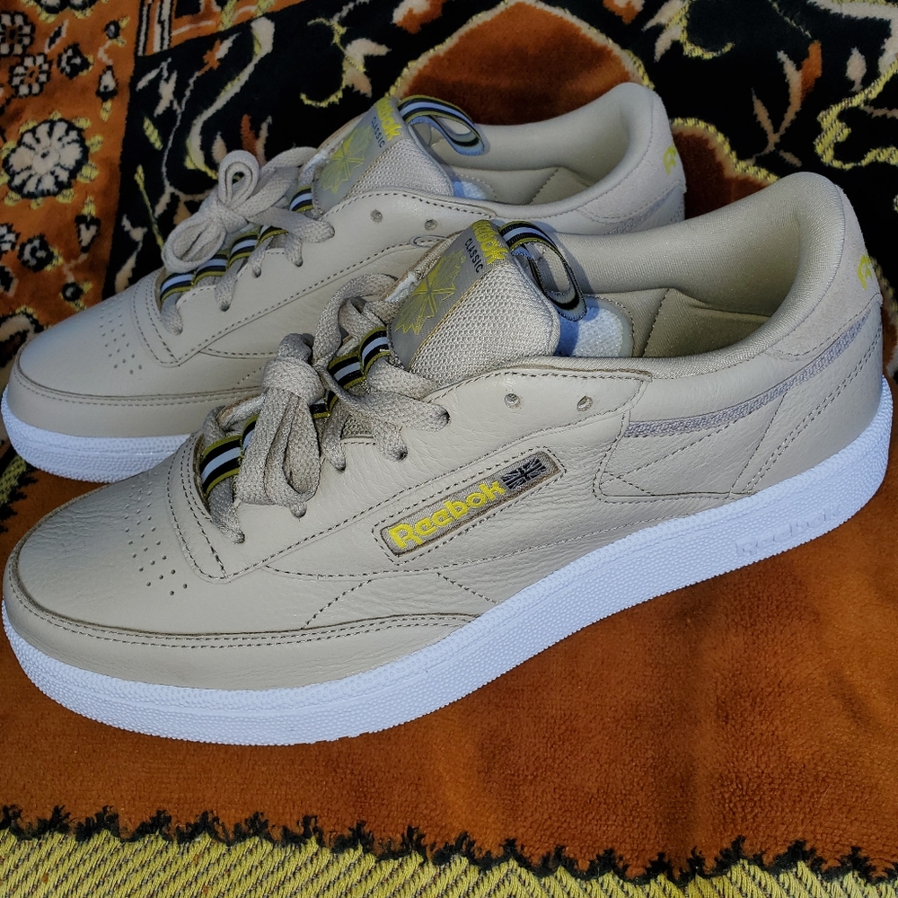 COPY - Reebok - Picture 3 of 5